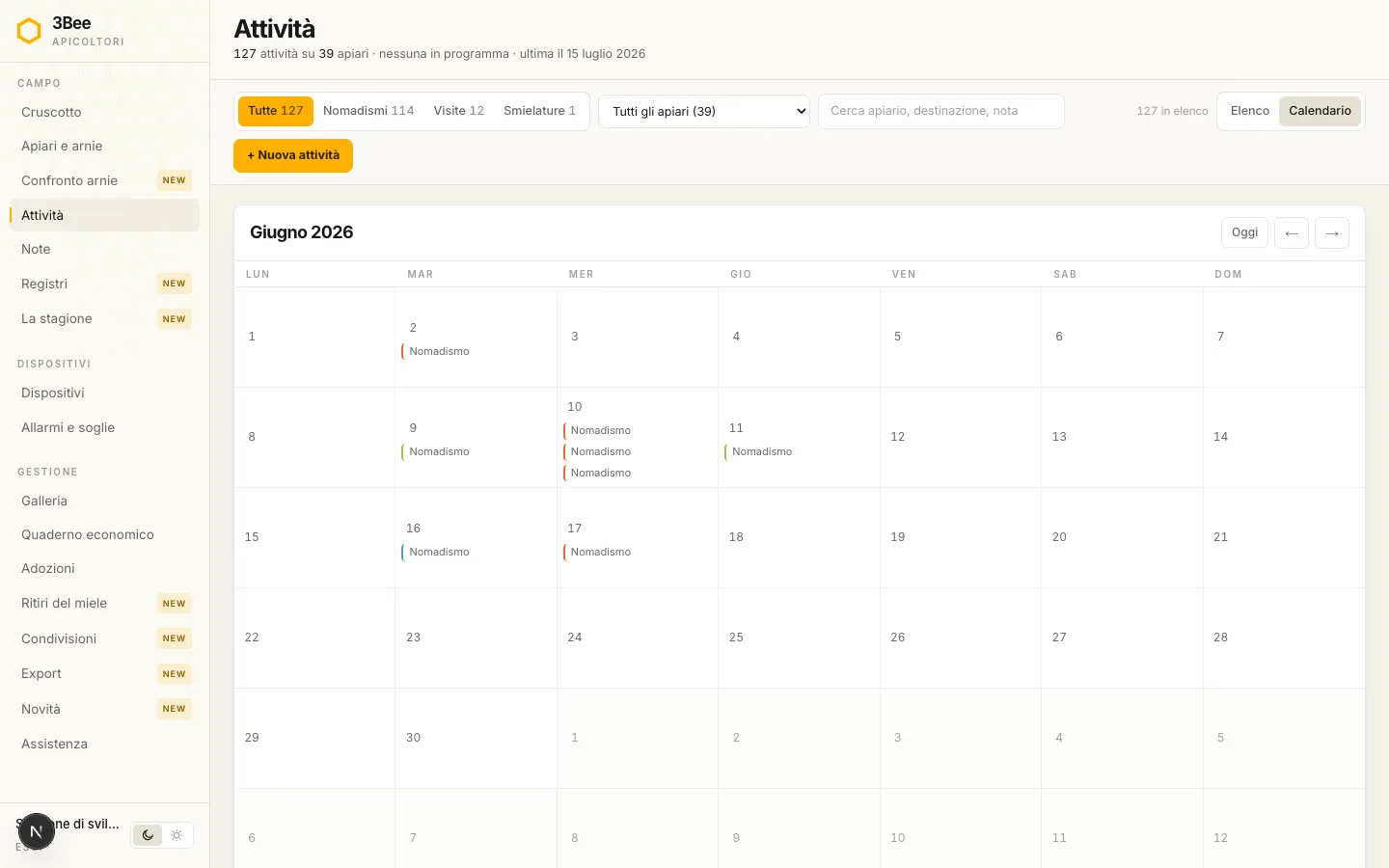 Calendario mensile delle attività nell'app 3Bee, con i nomadismi distribuiti sui giorni del mese